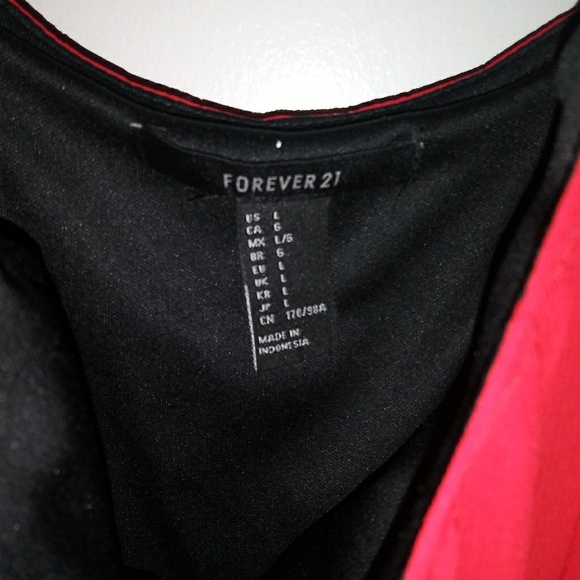 Red Dress - Picture 3 of 4